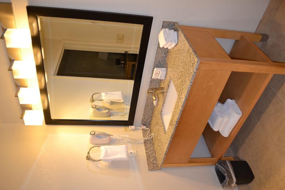Western Executive & Hotel Manteca