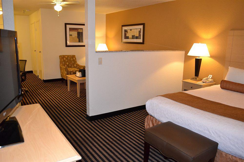 Western Executive & Manteca