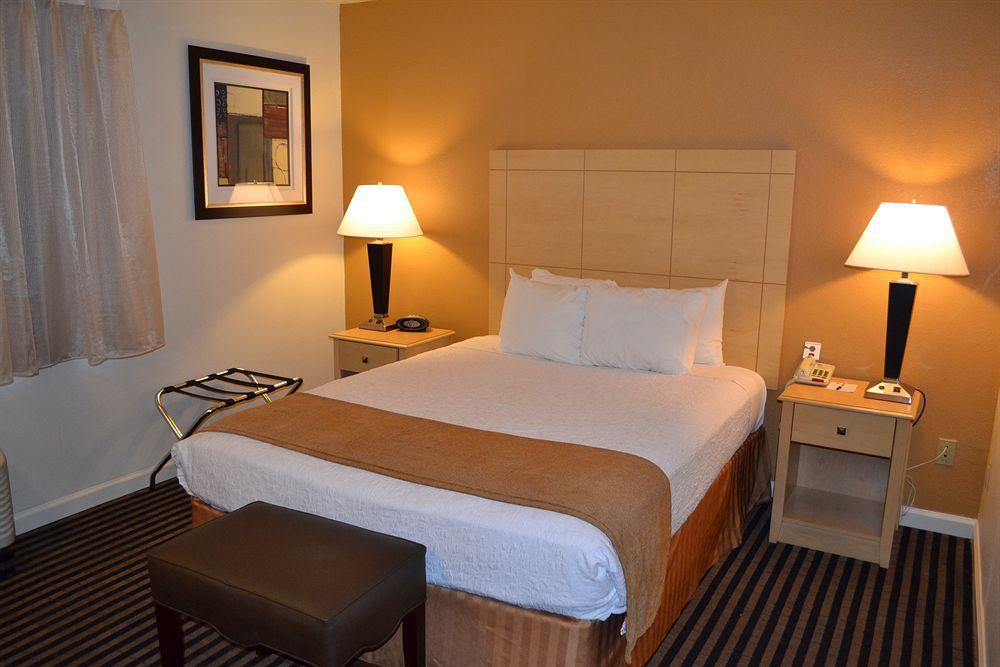 Hotel Western Executive & Manteca