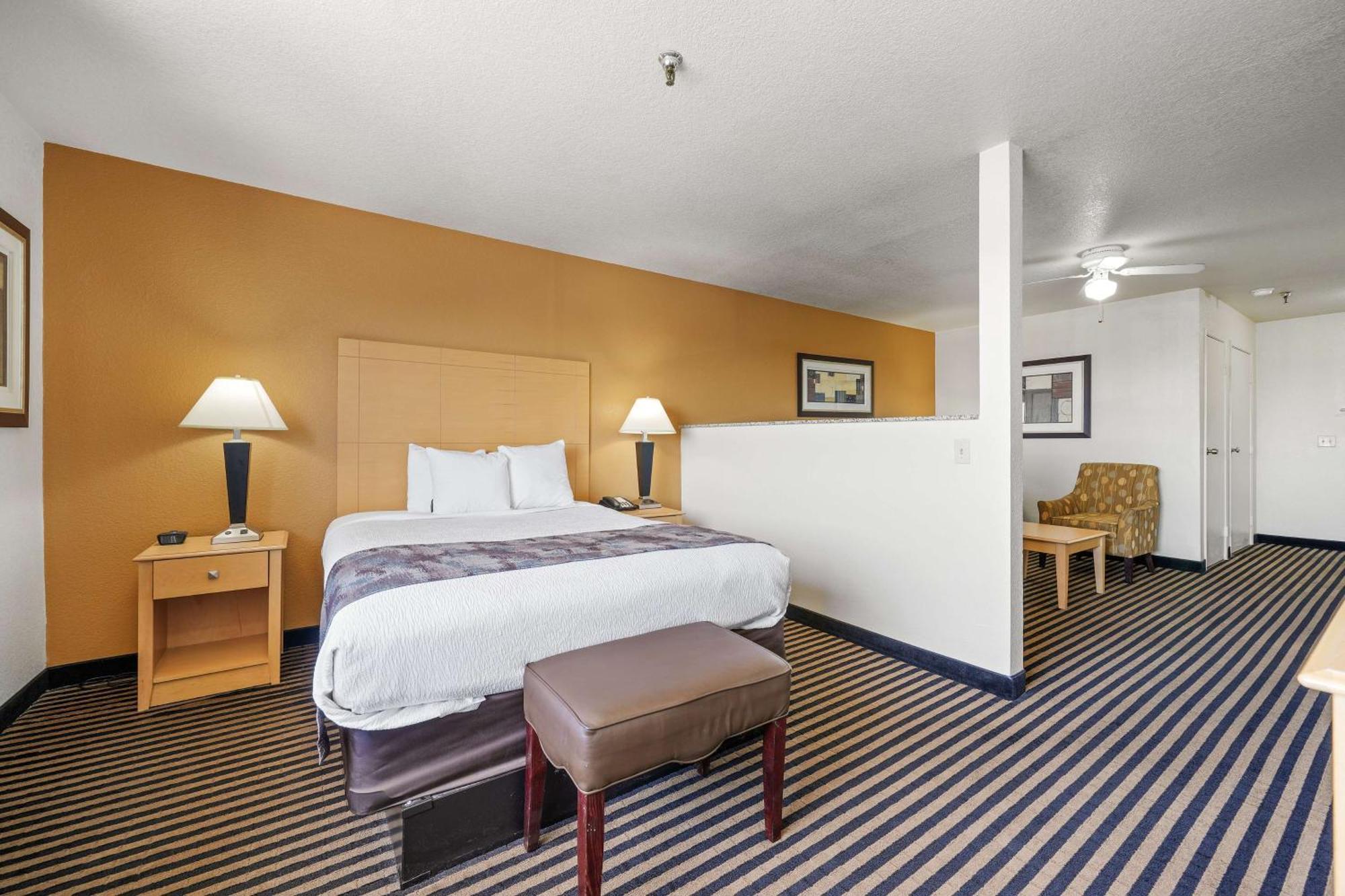 Western Executive & 3* Manteca