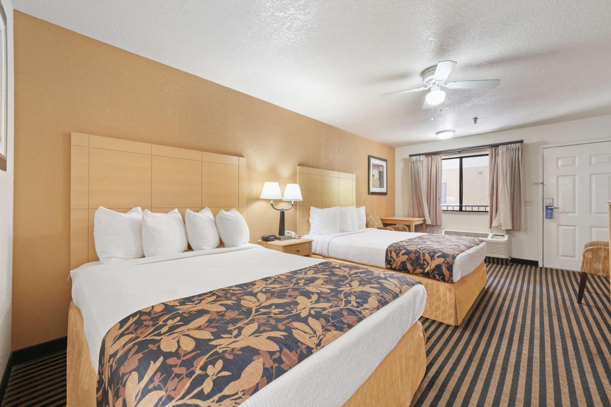 Hotel Western Executive & 3*