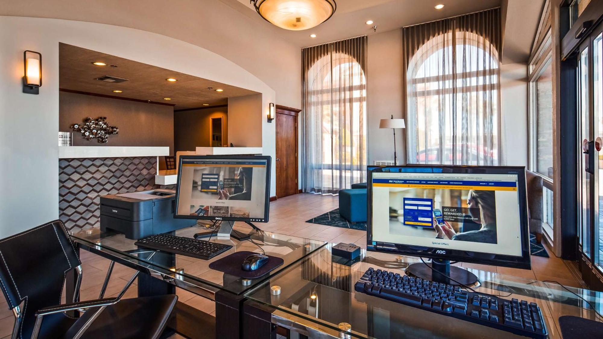 Hotel Western Executive & Manteca