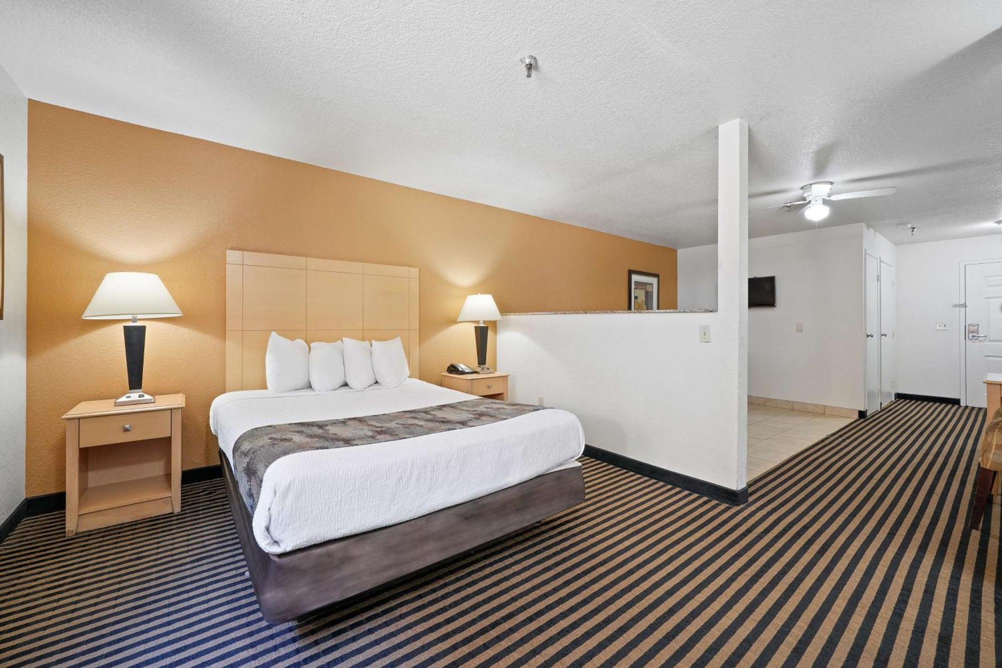Western Executive & 3* Manteca