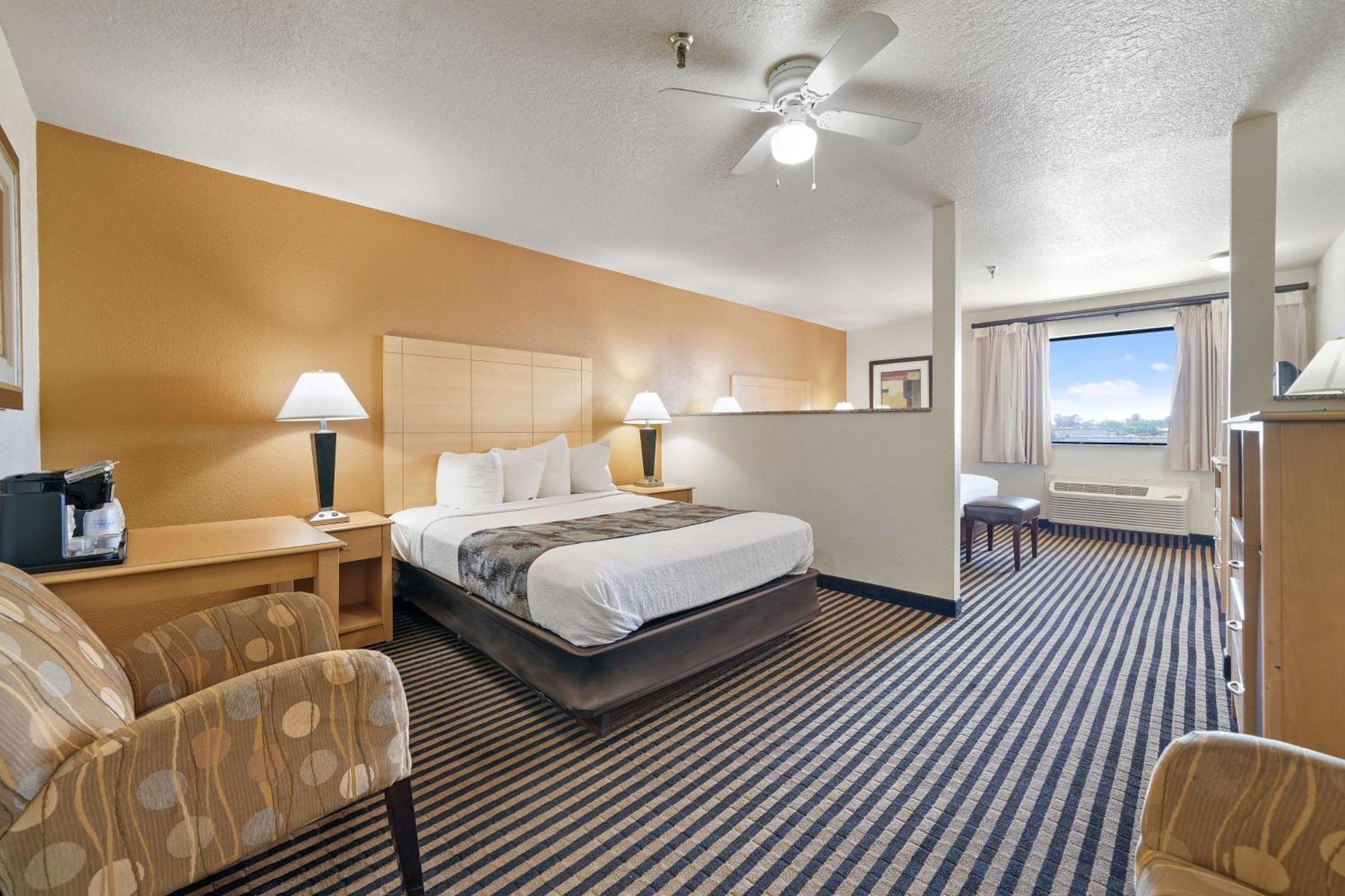 Hotel Western Executive & Manteca
