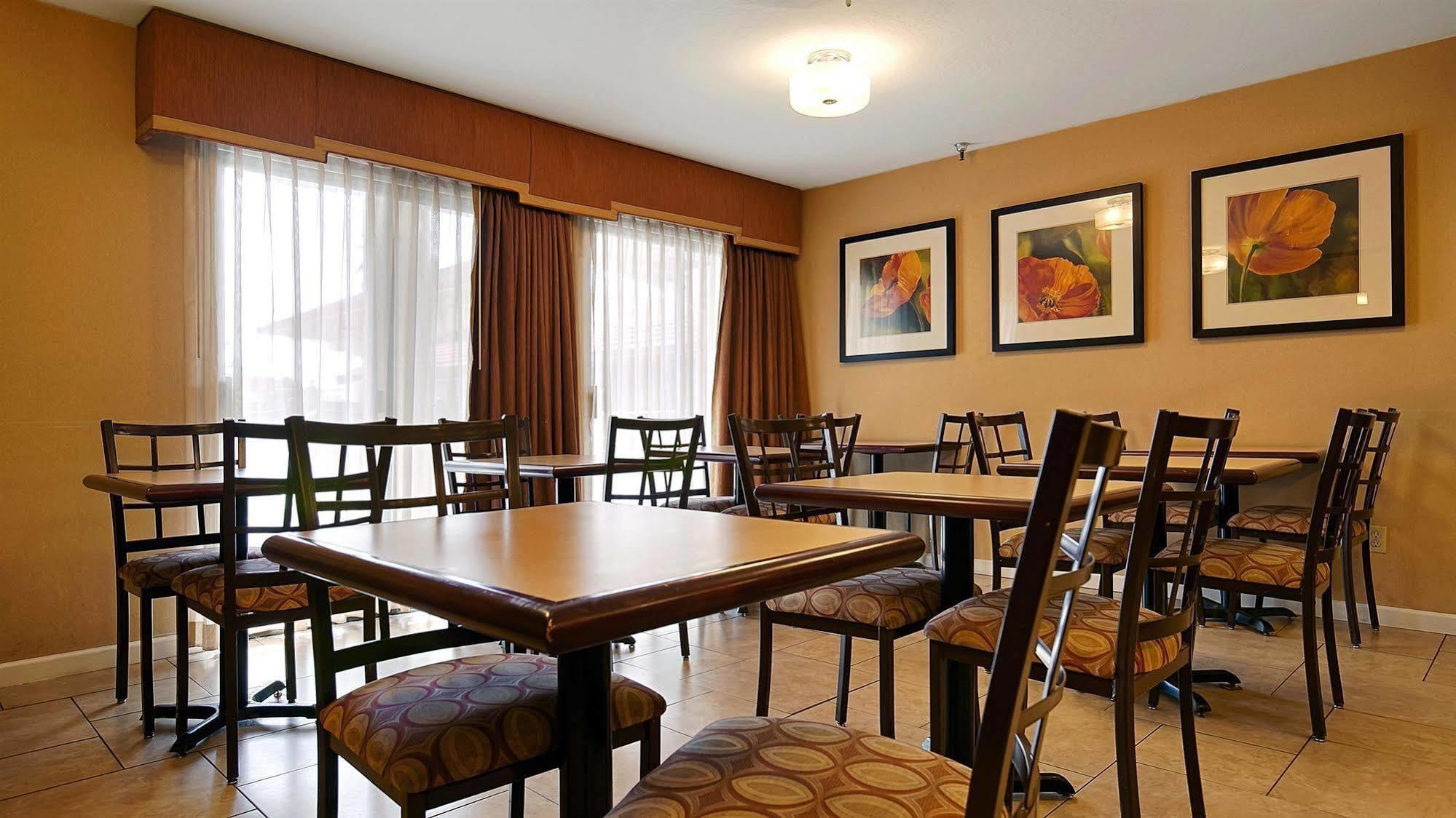 Hotel Western Executive & 3*