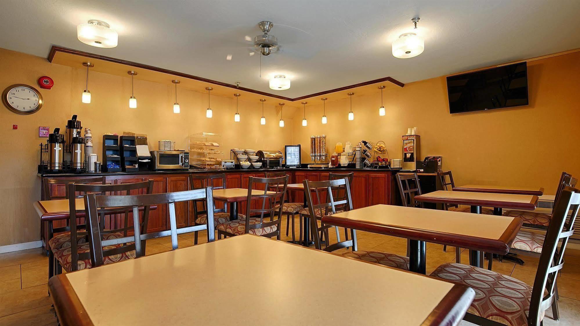 Hotel Western Executive & 3*