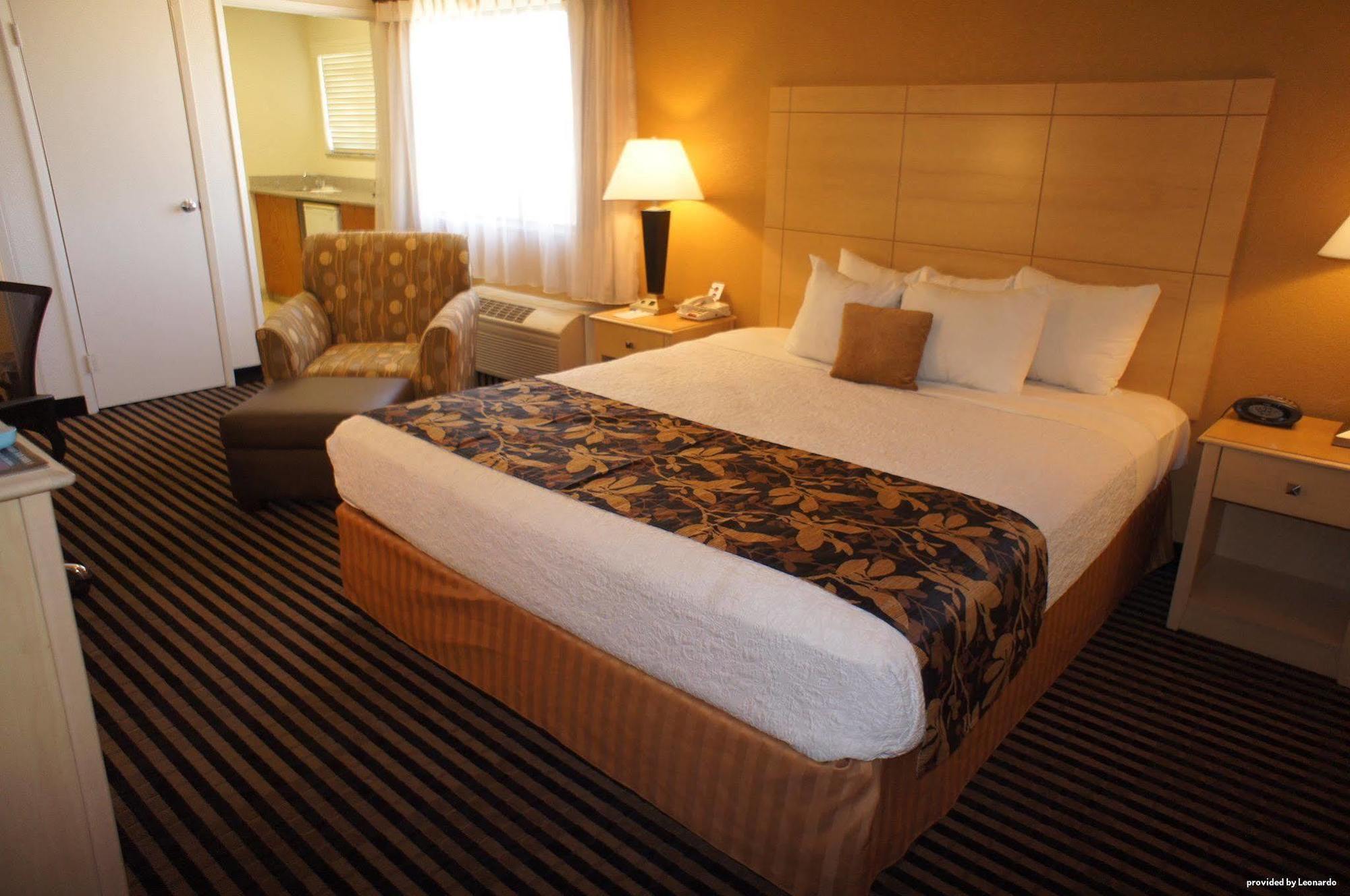 Western Executive & 3* Manteca