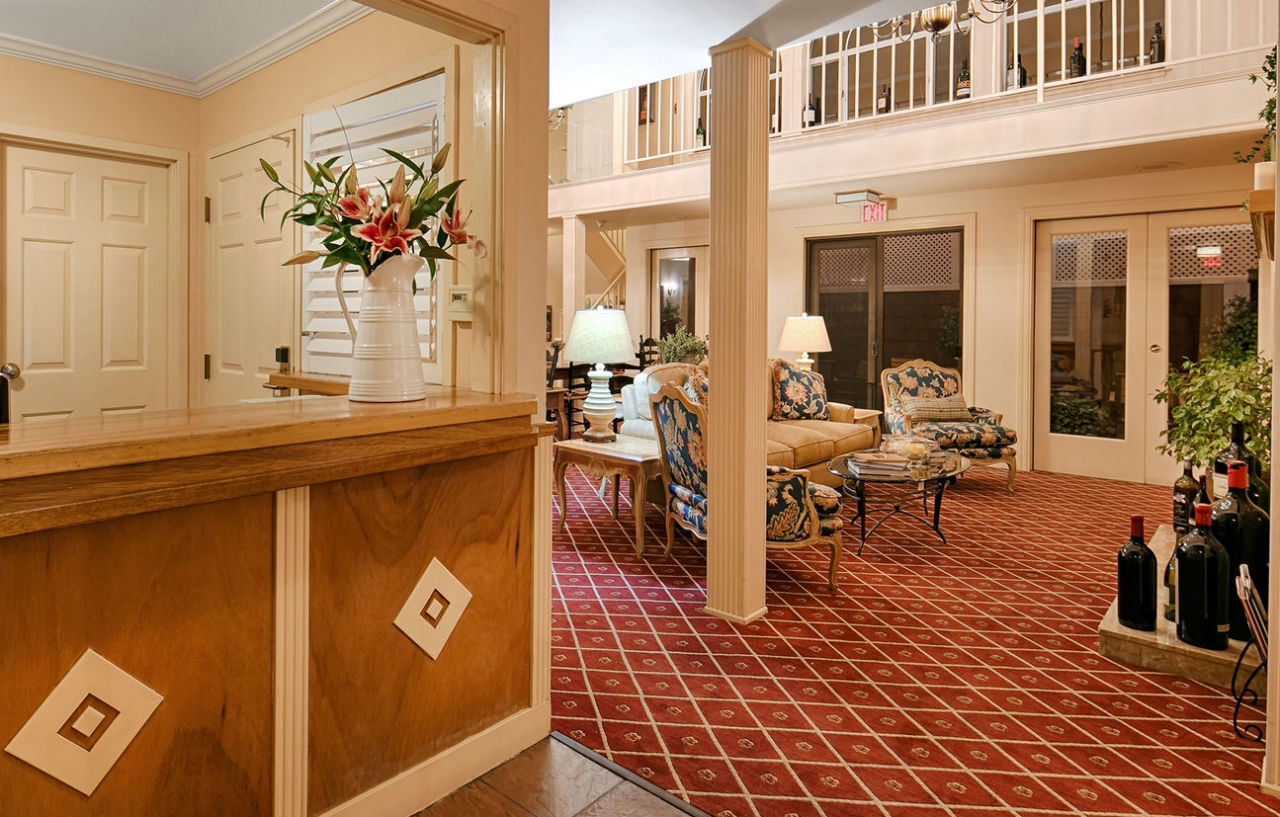 Western Executive & Hotel 3*